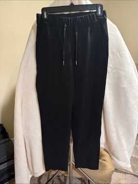 Lululemon Women’s On The Fly Black Cropped Pant